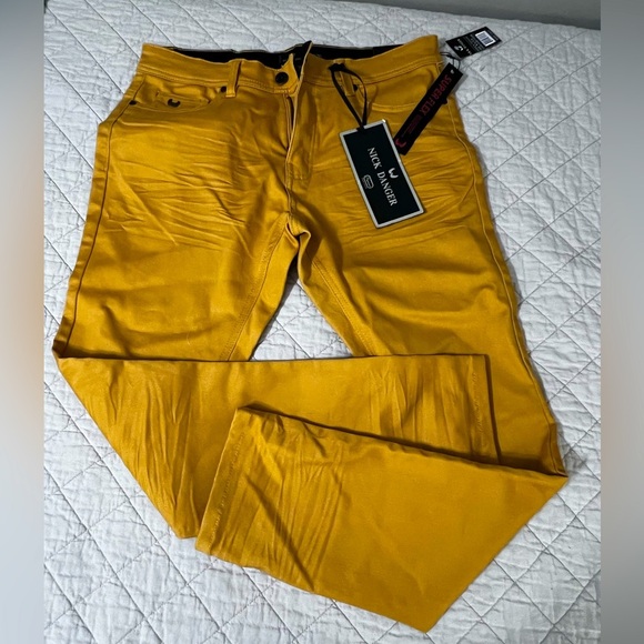 NWT Nick Danger 32/30 Slim Fit Supreme Flex Golden Yellow Action Jeans - Picture 1 of 7
